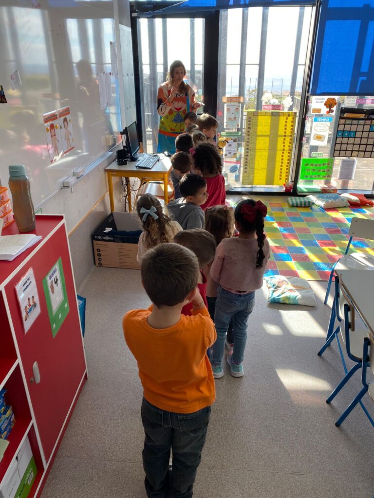 WhatsApp-Image-2025-11-12-at-11.05.04-3-1-768x1024 A Terra Treme