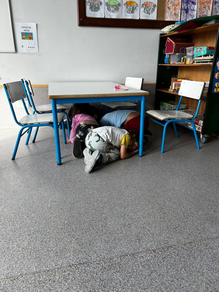 WhatsApp-Image-2025-11-12-at-11.05.05-3-2-768x1024 A Terra Treme