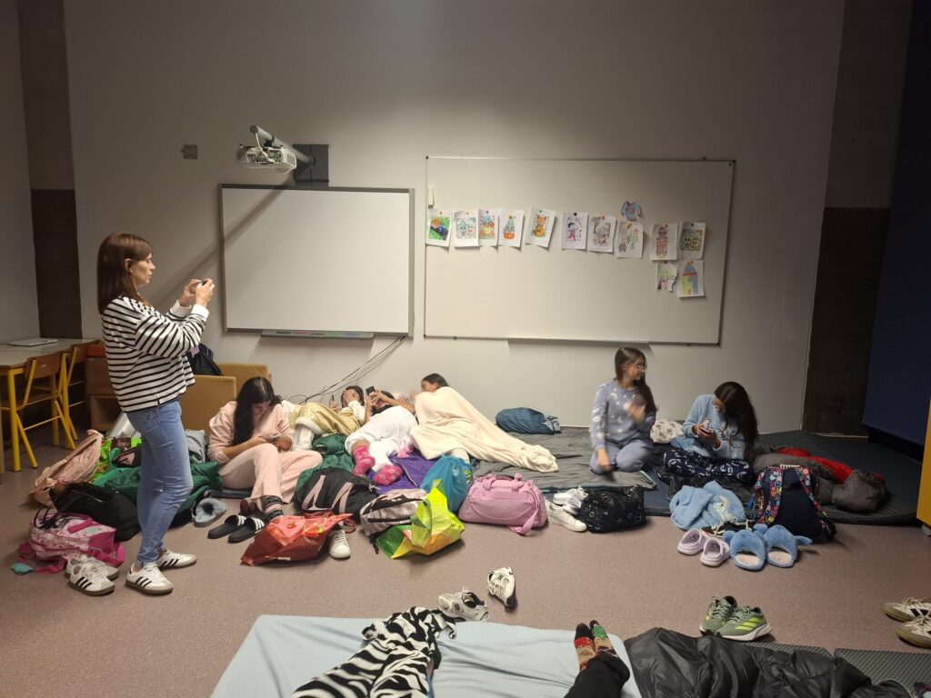 WhatsApp-Image-2025-11-21-at-17.23.23-2-1024x768 Noite do Pijama