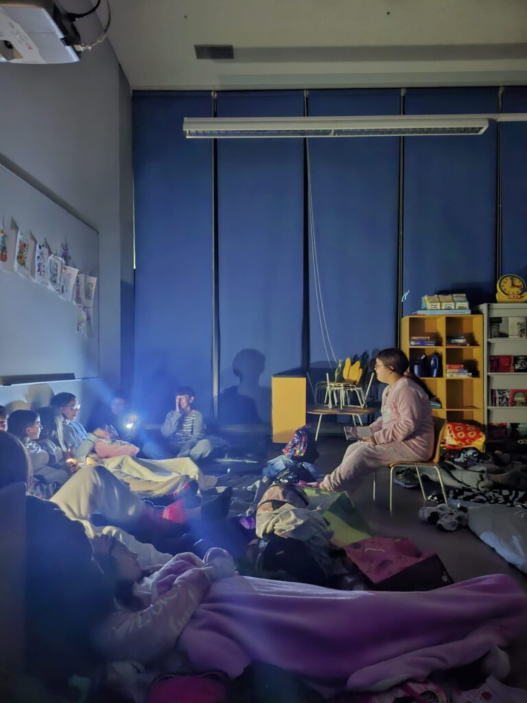 WhatsApp-Image-2025-11-21-at-17.23.23-768x1024 Noite do Pijama