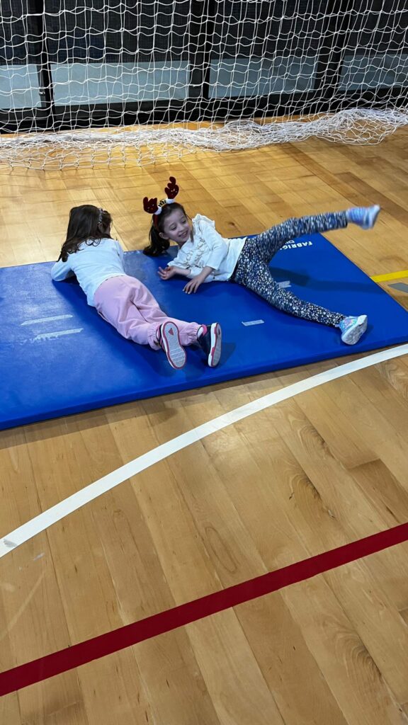 WhatsApp-Image-2025-12-16-at-11.30.25-576x1024 Convívio de Natal do Pré-Escolar