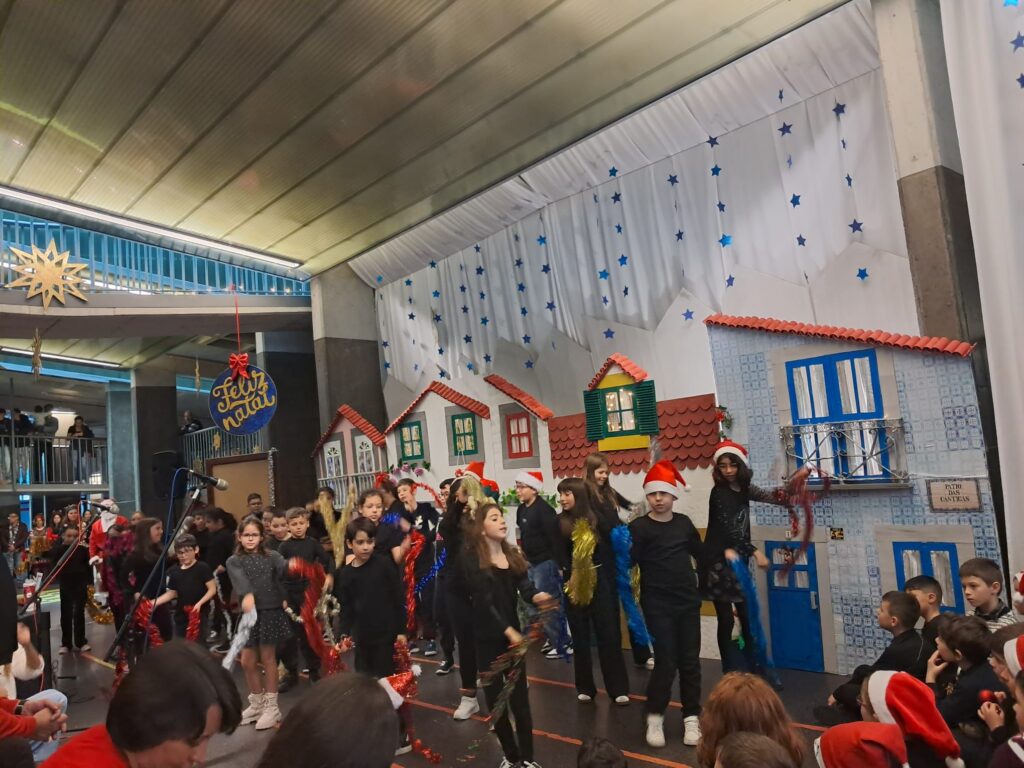 WhatsApp-Image-2025-12-19-at-17.51.42-2-1024x768 Álbum de Natal