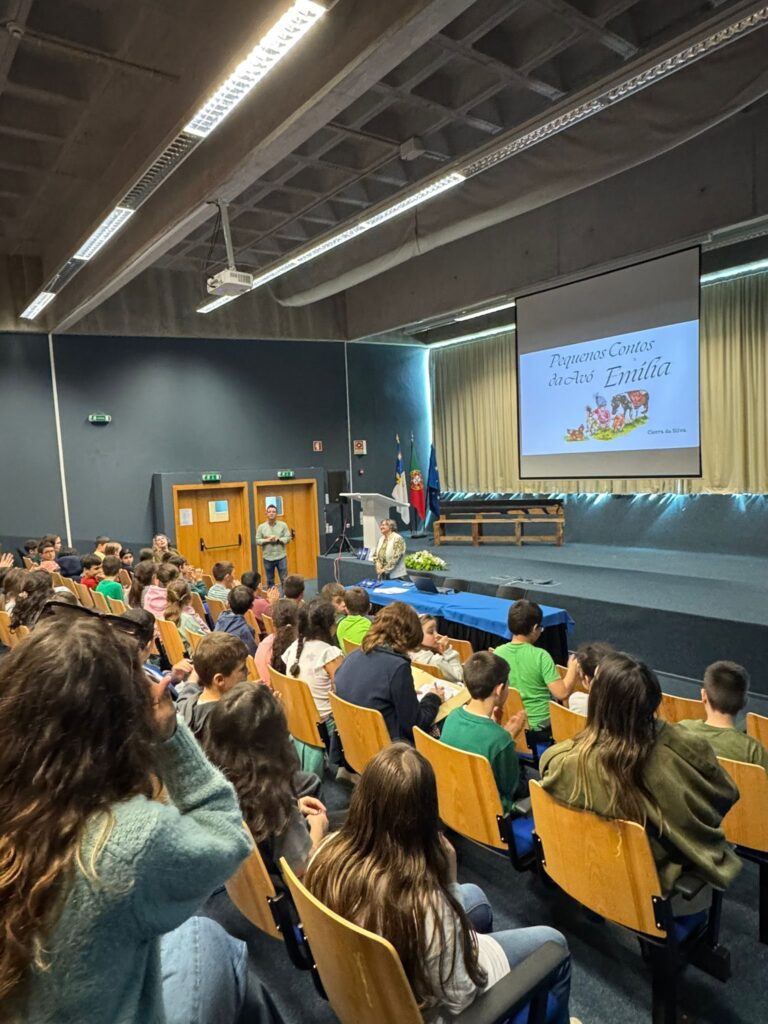 contos-768x1024 “Contos da Avó Emília”